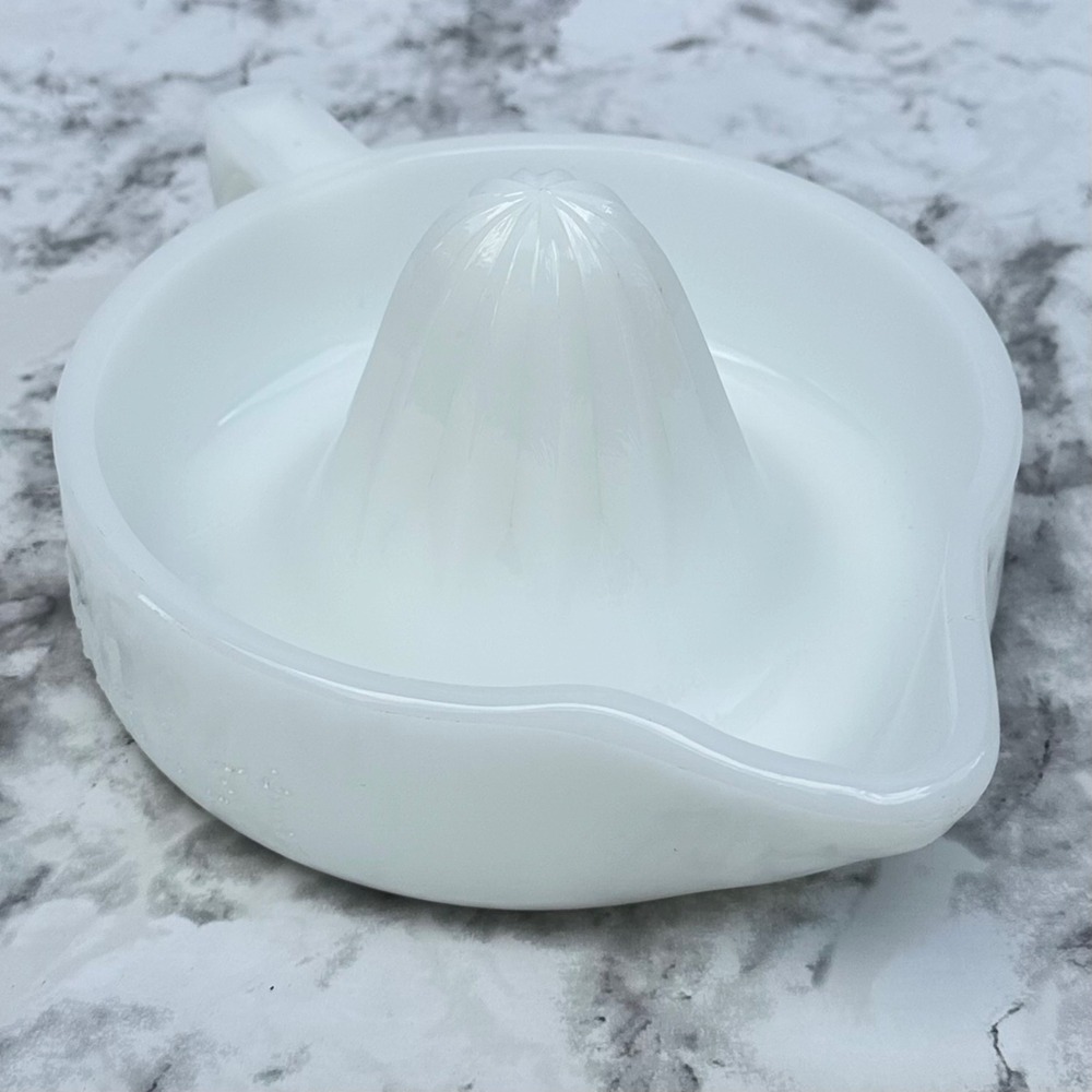 Vintage Sunkist Milk Glass Citrus Juicer Reamer Pat 68764 Made USA White Retro